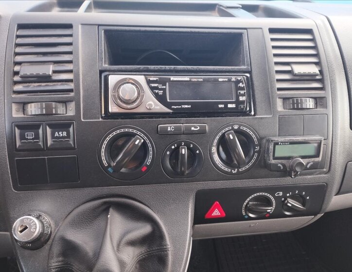 Volkswagen Transporter Kombi 1,9 l 63 kw