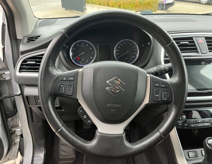 Suzuki SX4 S-Cross SUV / Terénní 998,0 82 kw