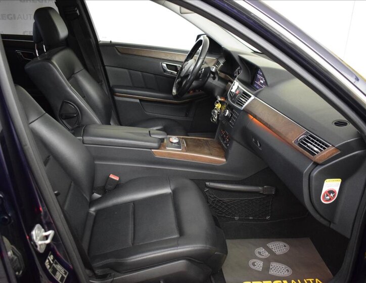 Mercedes-Benz Třídy E Sedan 3,0 l 170 kw