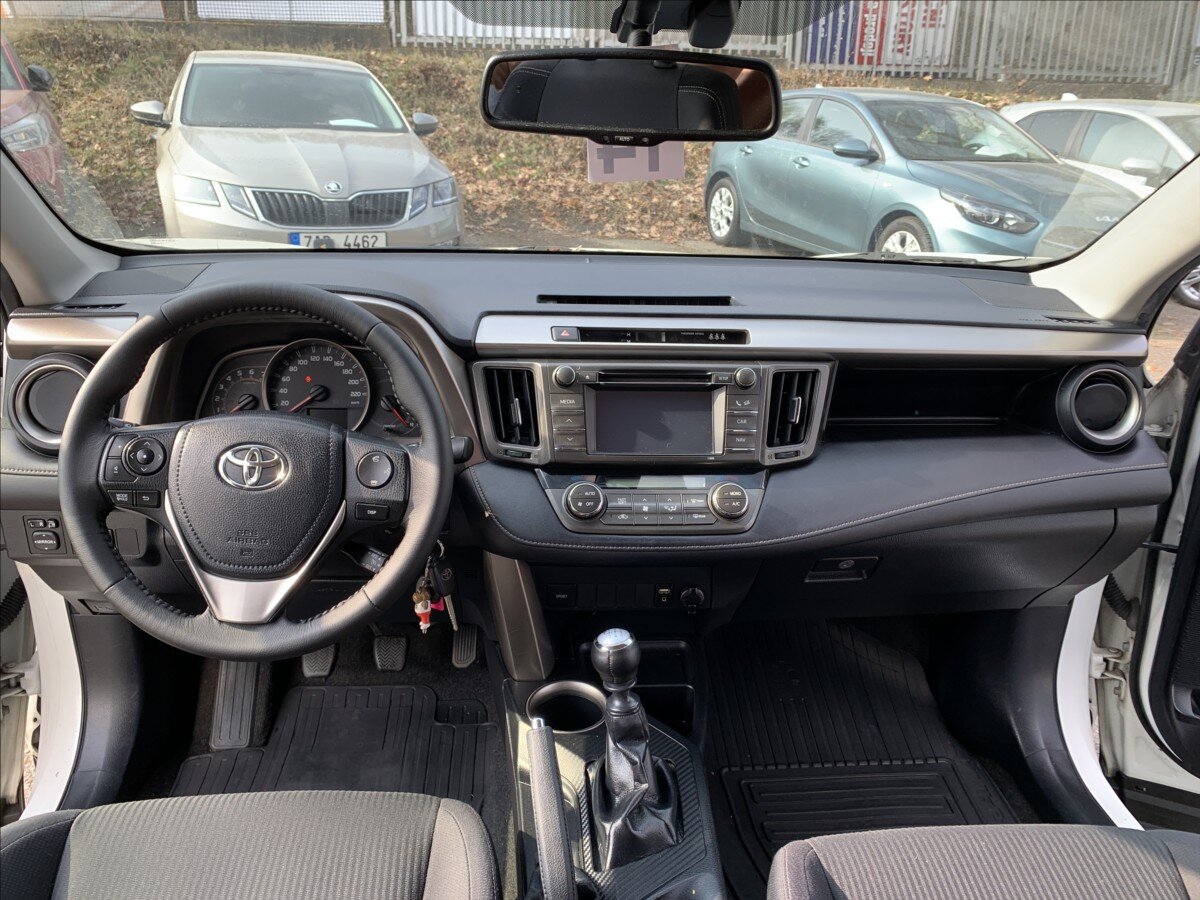 Toyota RAV4 SUV / Terénní 2,2 l 110 kw