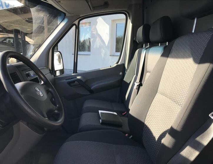 Volkswagen Crafter 9