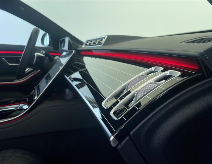 Mercedes-Benz Třídy S Sedan 3,0 l 270 kw