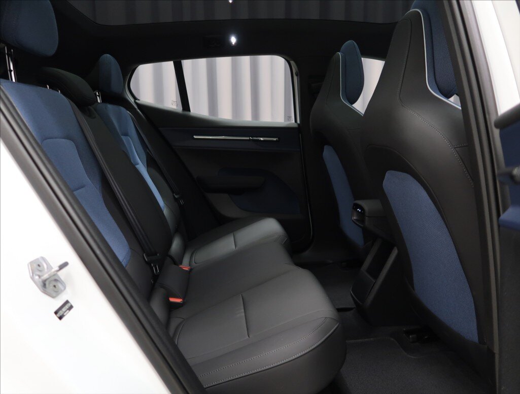 Volvo EX30 Hatchback 0,0 200 kw