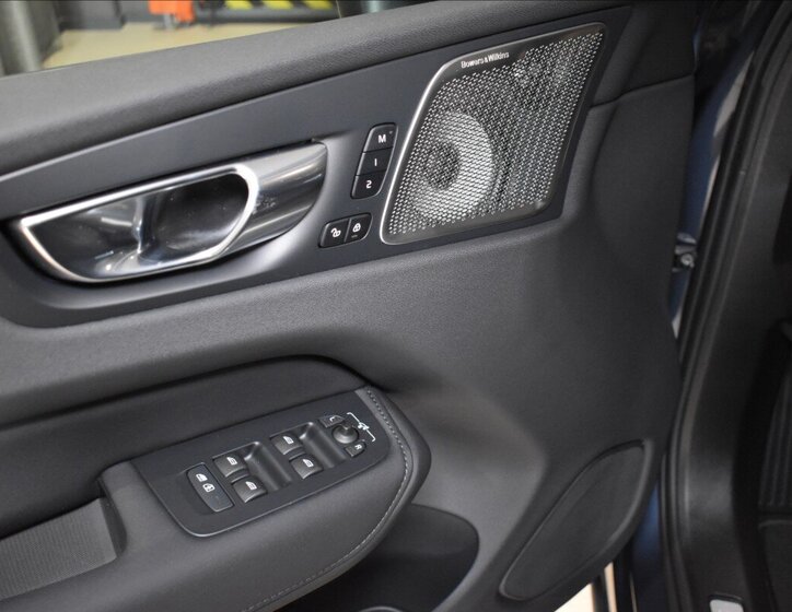 Volvo XC60 SUV / Terénní 2,0 l 257 kw