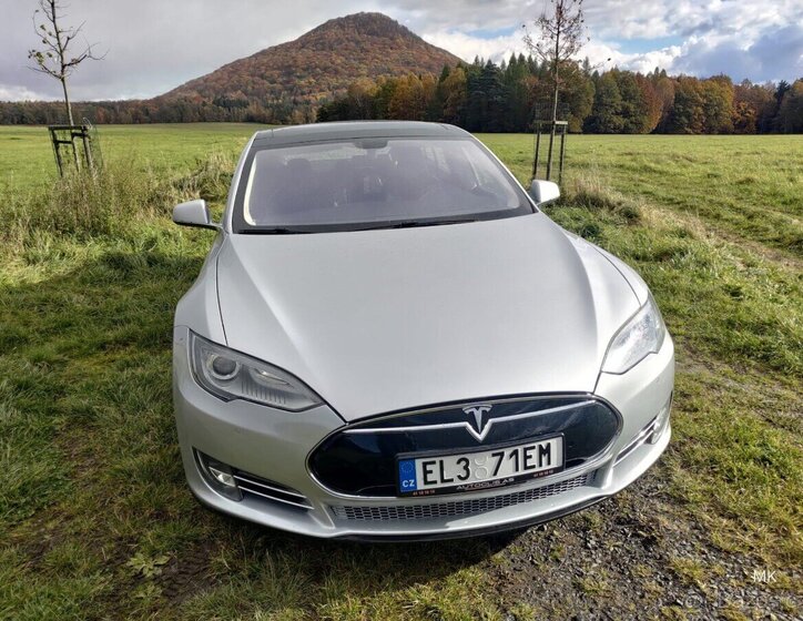 Tesla Model S Sedan / Limuzína 0,0 310 kw