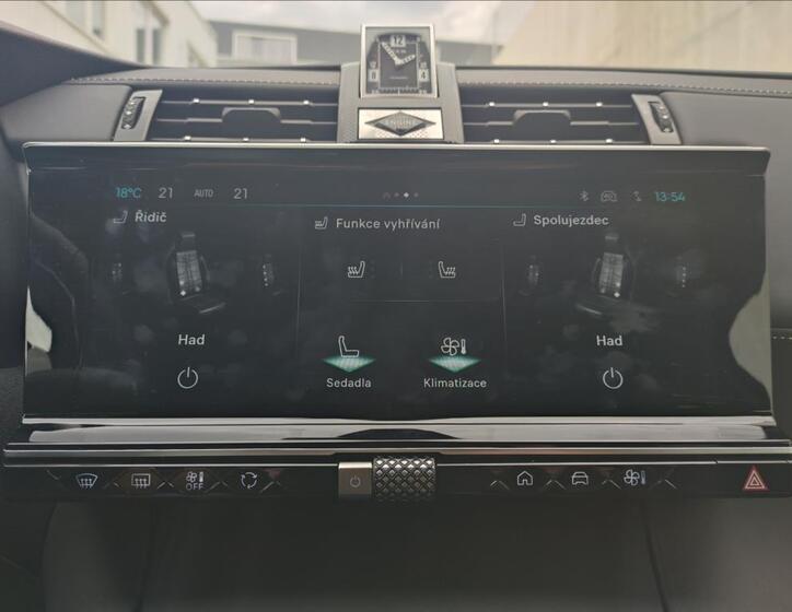 DS Automobiles DS7 11