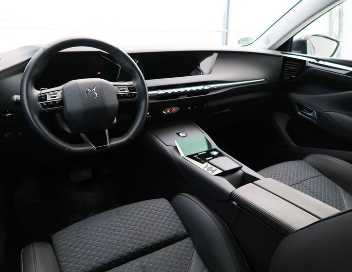 DS Automobiles DS4 Hatchback 1,2 l 100 kw