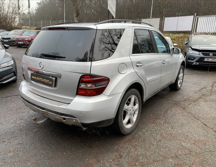 Mercedes-Benz Třídy M 5