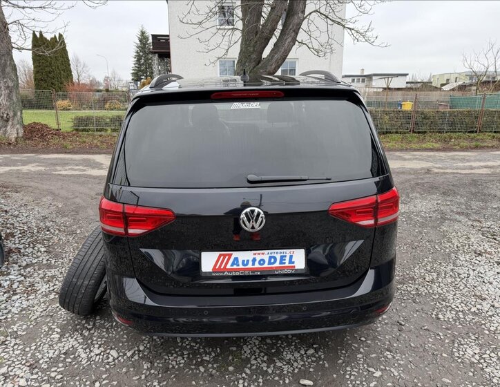 Volkswagen Touran 5