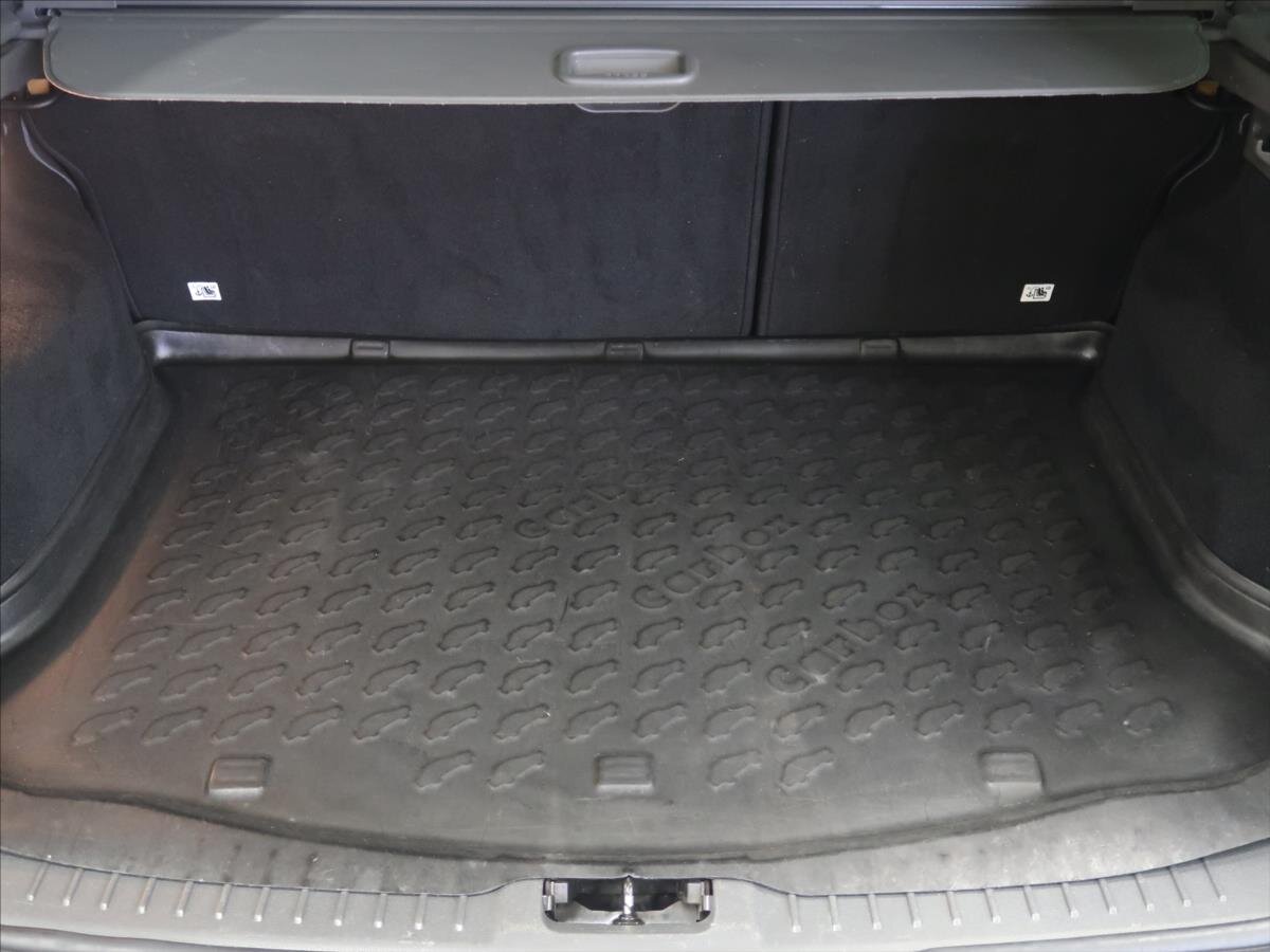 Ford Kuga SUV / Terénní 2,0 l 103 kw