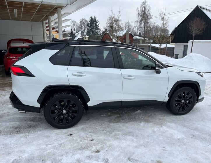 Toyota RAV4 SUV 2,5 l 131 kw