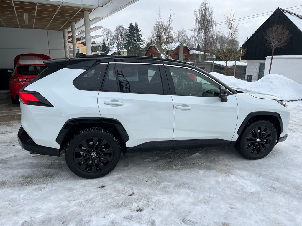 Toyota RAV4 SUV 2,5 l 131 kw
