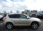 Toyota RAV4 SUV / Terénní 2,2 l 110 kw