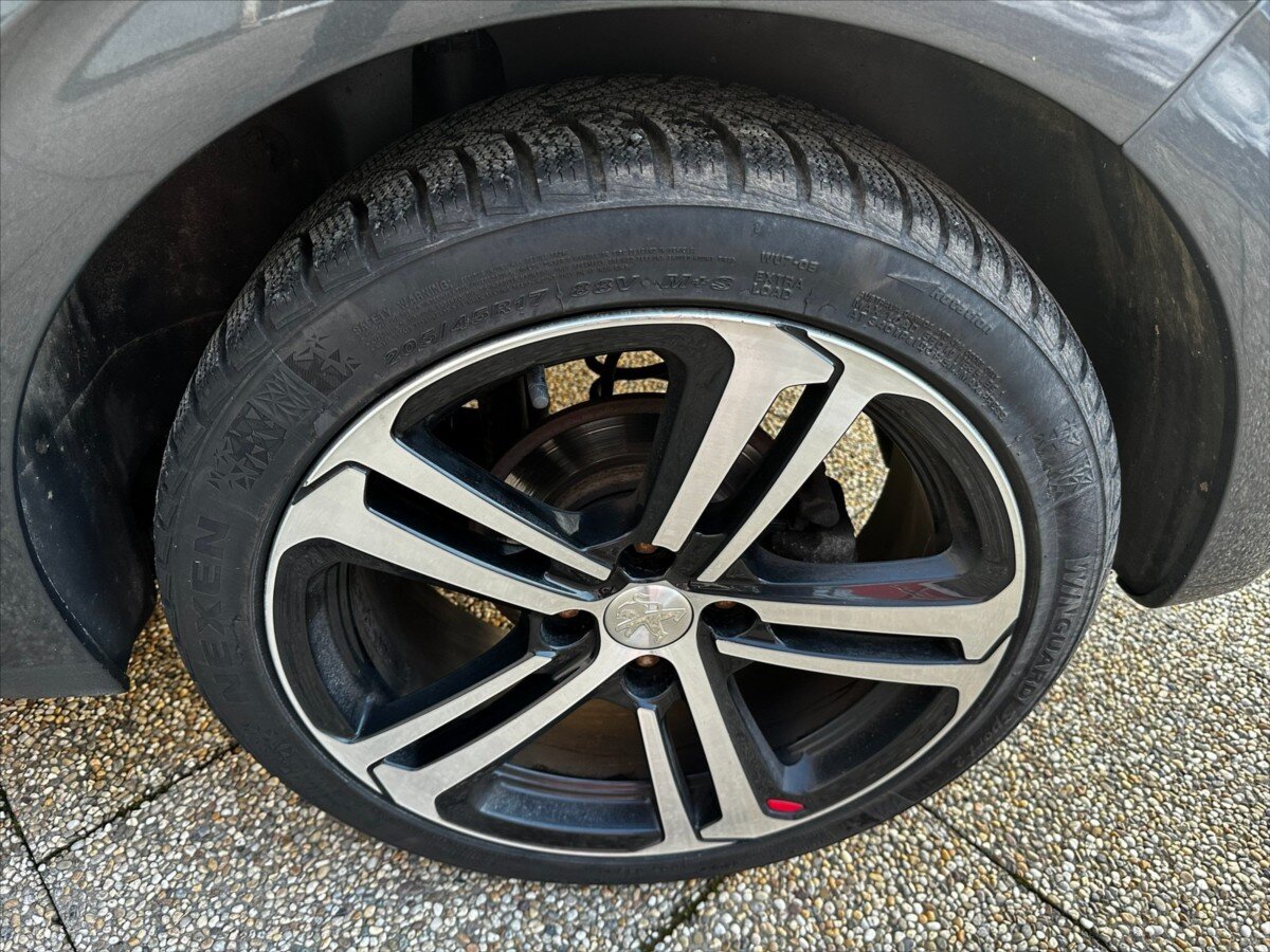 Peugeot 208 Hatchback 1,2 l 81 kw