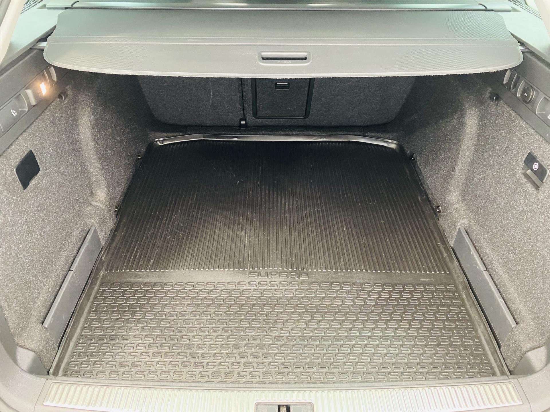 Škoda Superb Kombi 2,0 l 140 kw