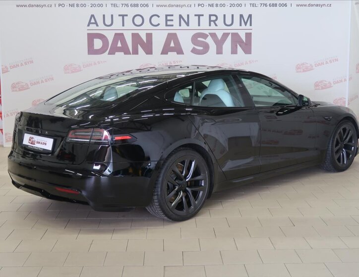 Tesla Model S Hatchback 0,0 493 kw
