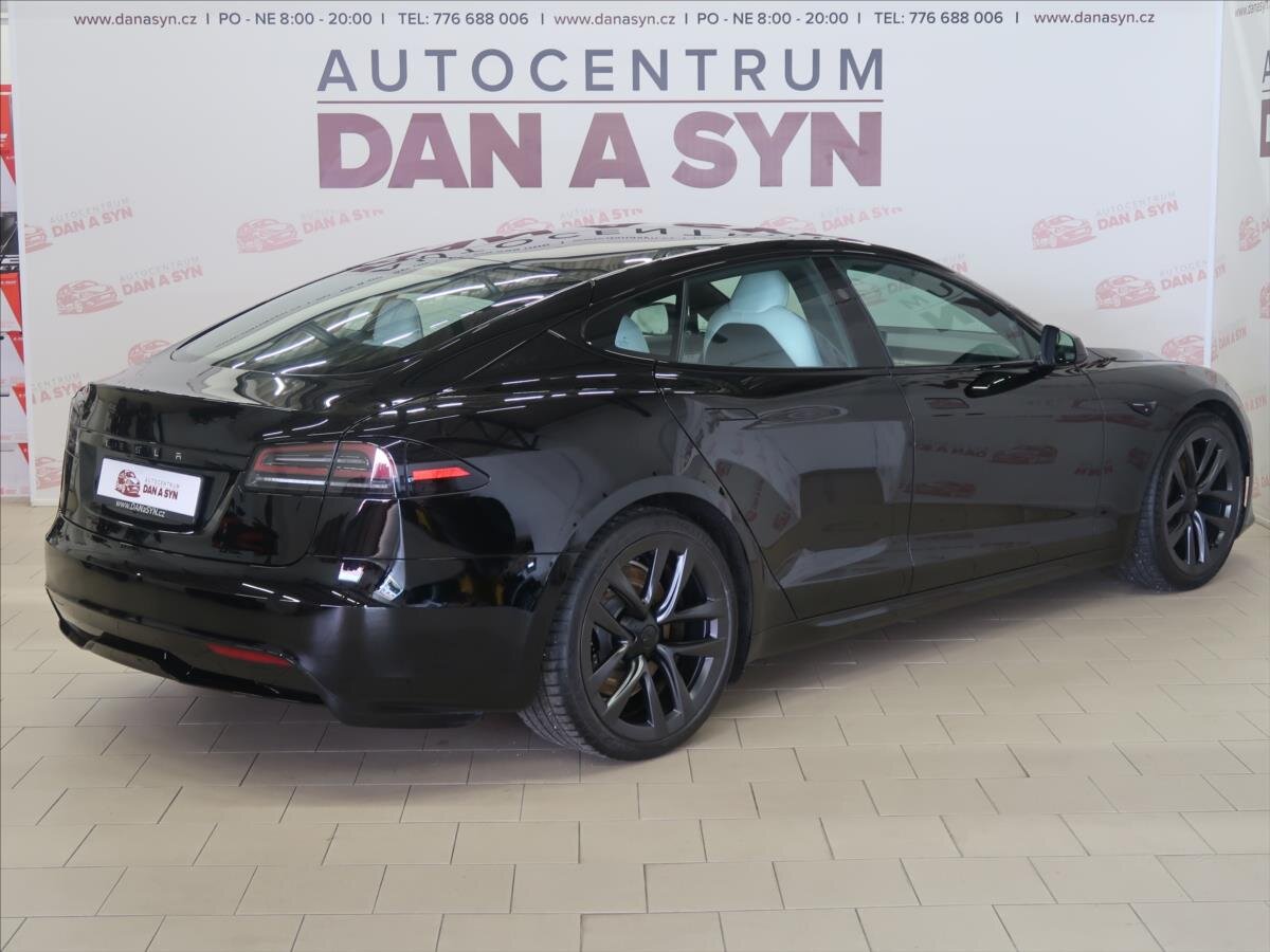 Tesla Model S Hatchback 0,0 493 kw