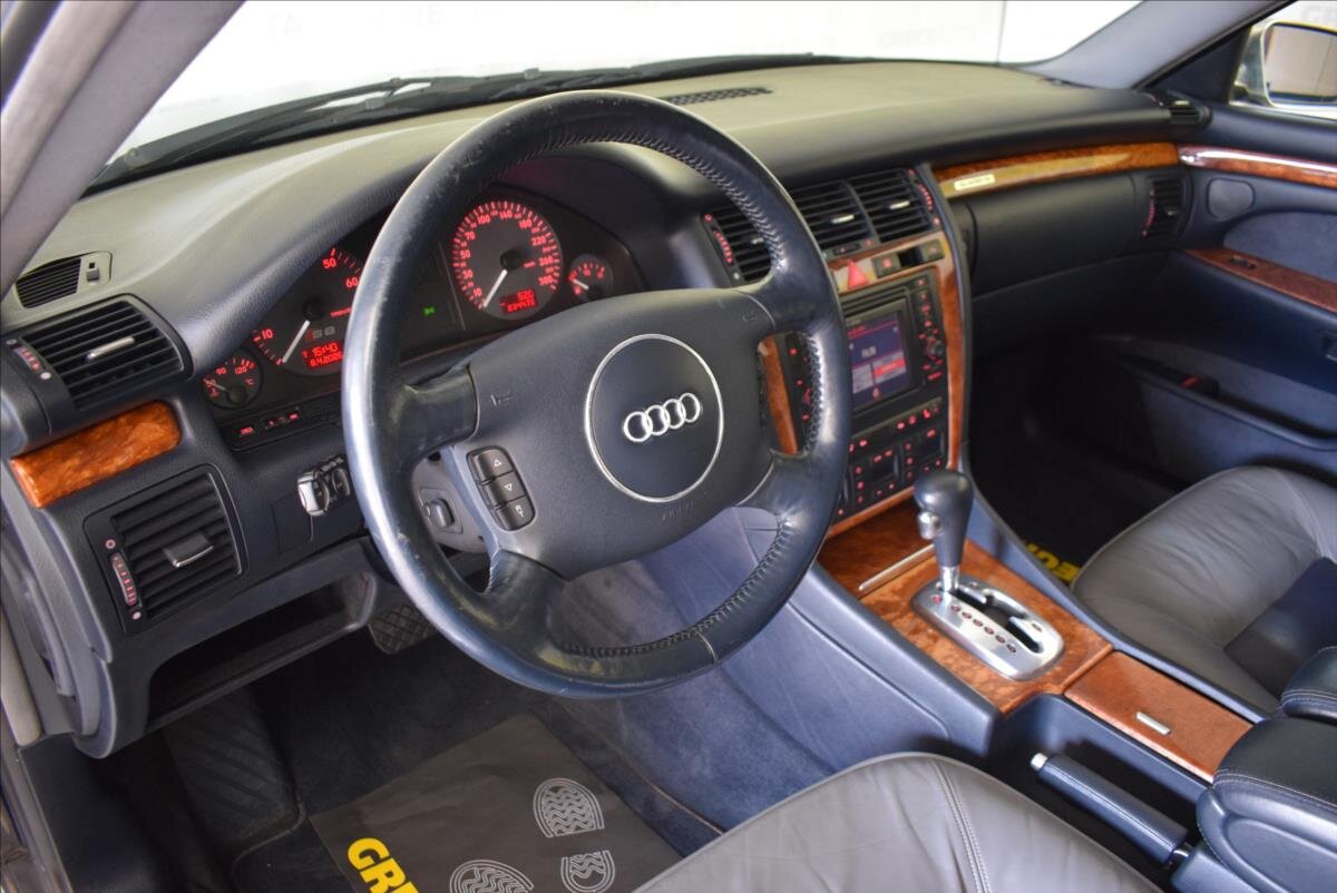 Audi S8 Sedan / Limuzína 4,2 l 265 kw