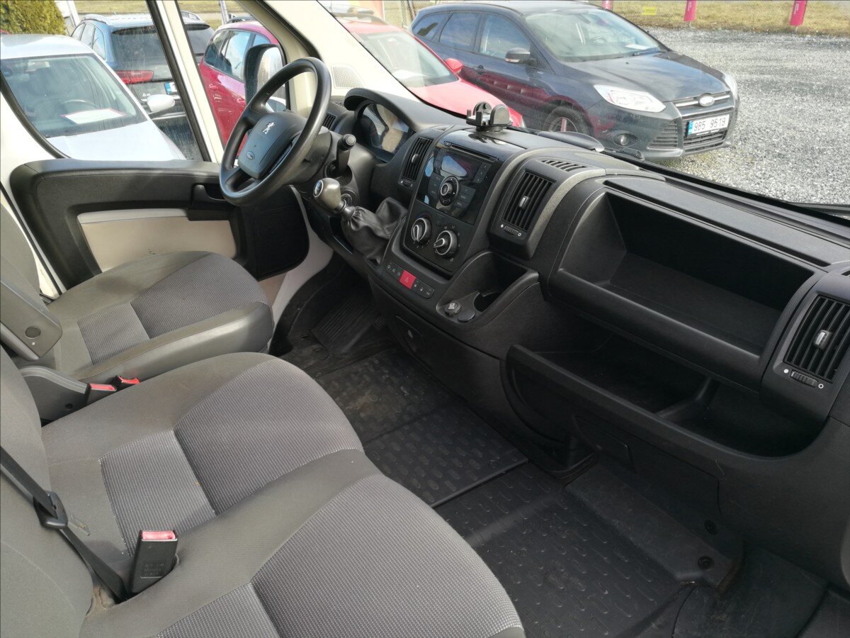 Peugeot Boxer Valník 2,2 l 110 kw