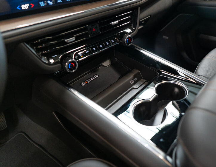 Chevrolet Suburban SUV 6,2 l 313 kw