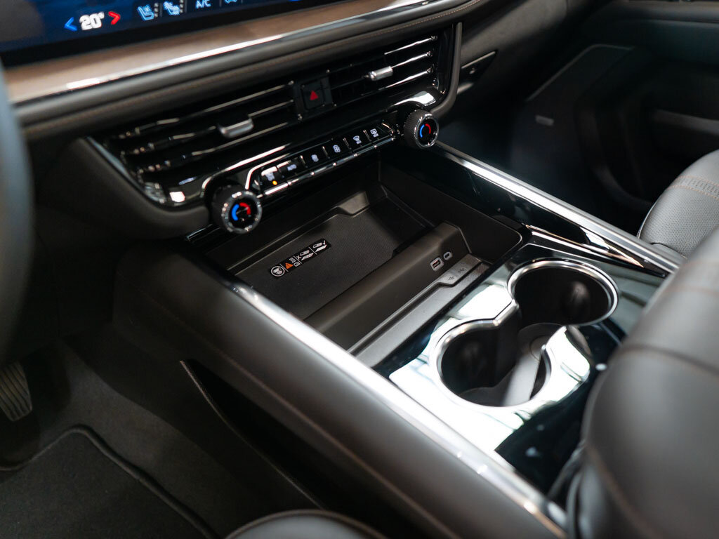 Chevrolet Suburban SUV 6,2 l 313 kw