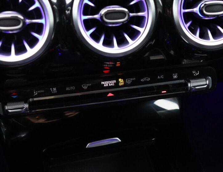 Mercedes-Benz Třídy A Sedan / Limuzína 1,3 l 118 kw