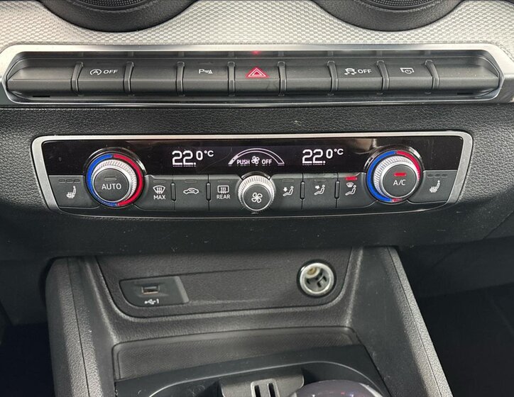 Audi Q2 SUV / Terénní 1,5 l 110 kw