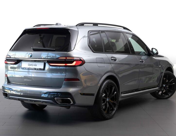 BMW X7 5