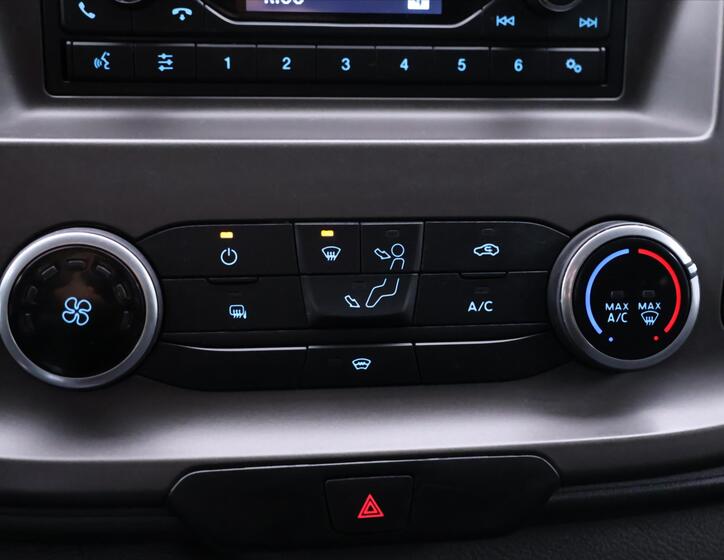 Ford Transit Custom 16