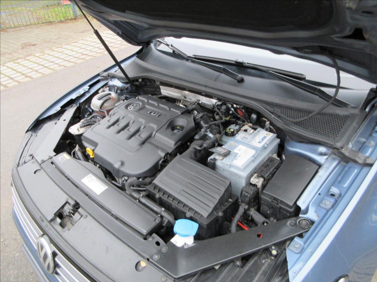 Volkswagen Passat Kombi 1,6 l 88 kw