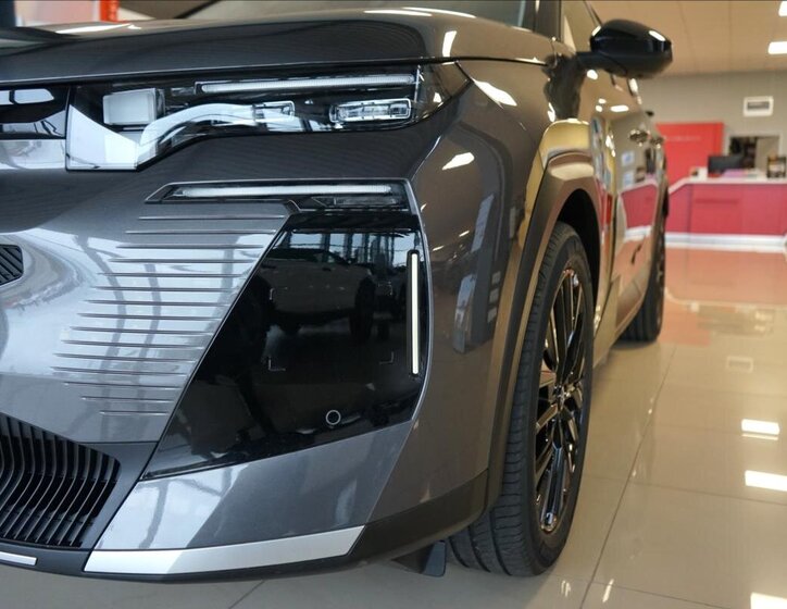 Citroën C5 Aircross SUV / Terénní 1,6 l 143 kw