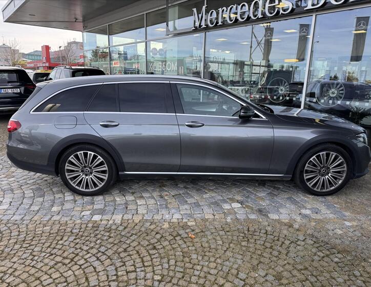 Mercedes-Benz Třídy E 24