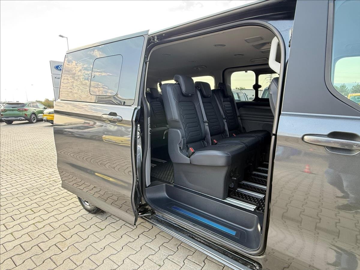 Ford Tourneo Custom Kombi 2,0 l 125 kw