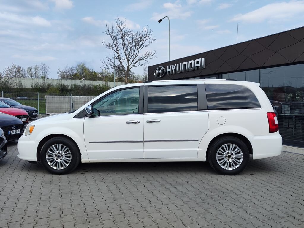 Lancia Voyager MPV 2,8 l 120 kw