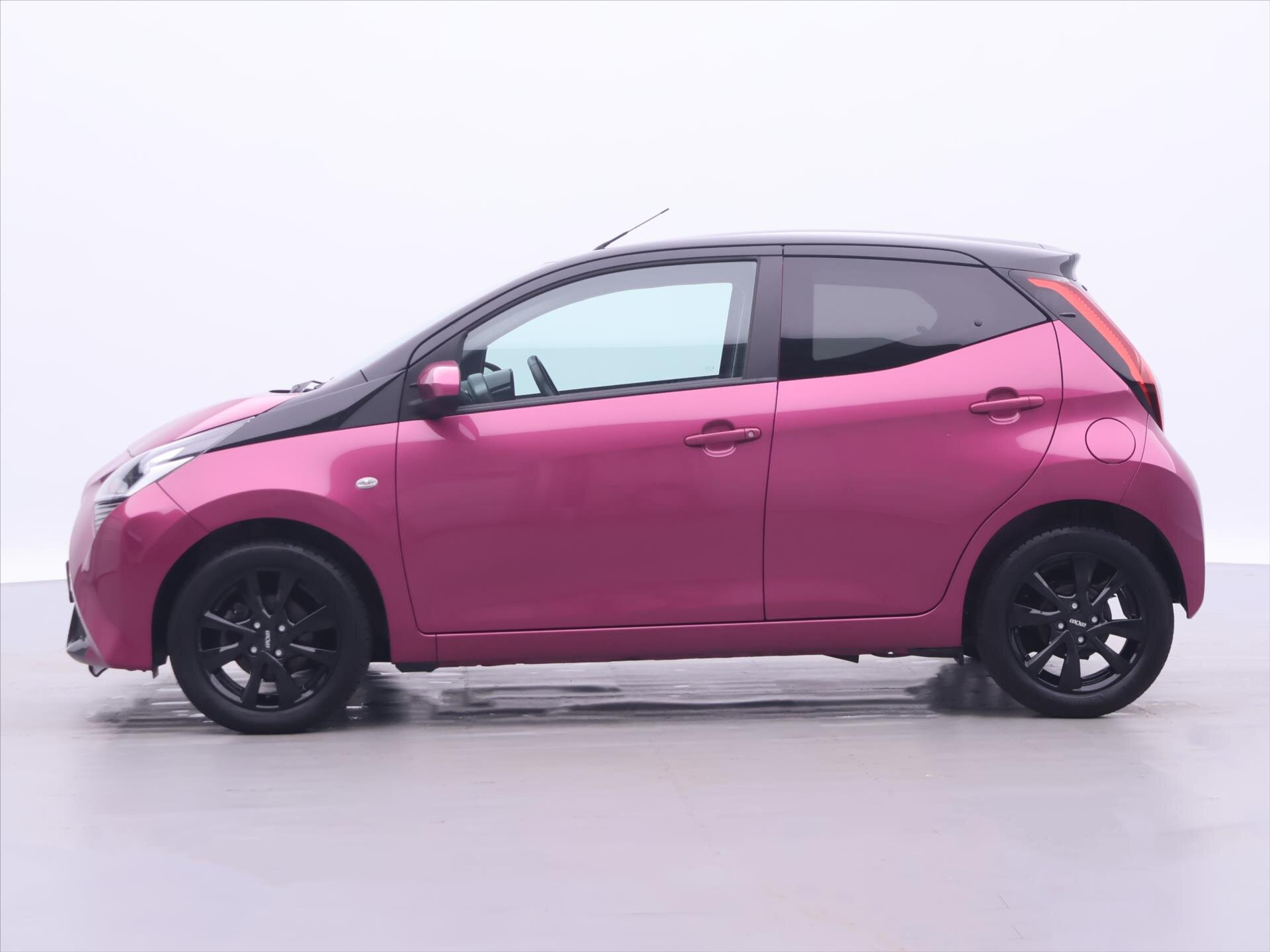 Toyota Aygo Hatchback 998,0 53 kw