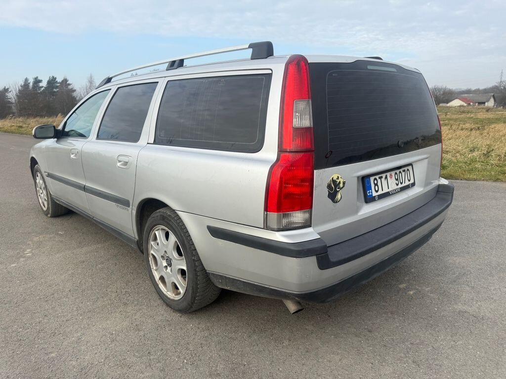 Volvo V70 Kombi 2,5 l 103 kw
