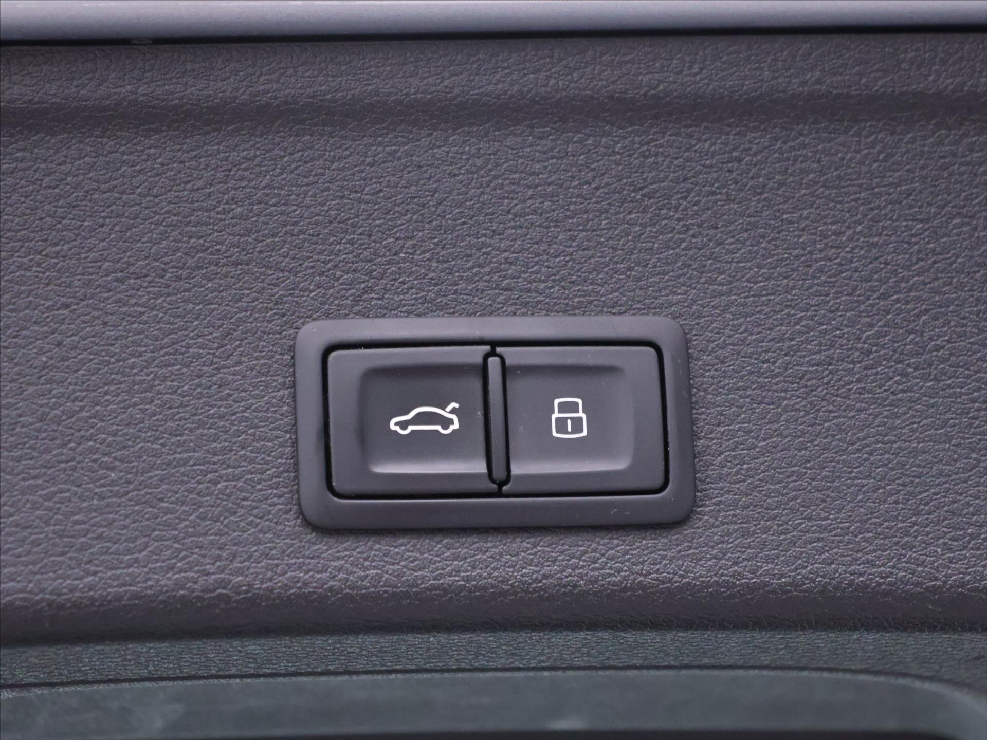 Audi A4 Kombi 2,0 l 140 kw