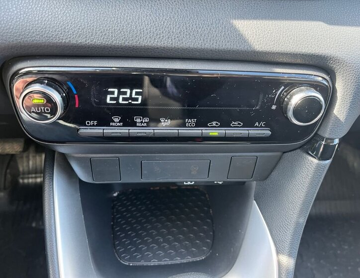 Toyota Yaris Hatchback 1,5 l 68 kw