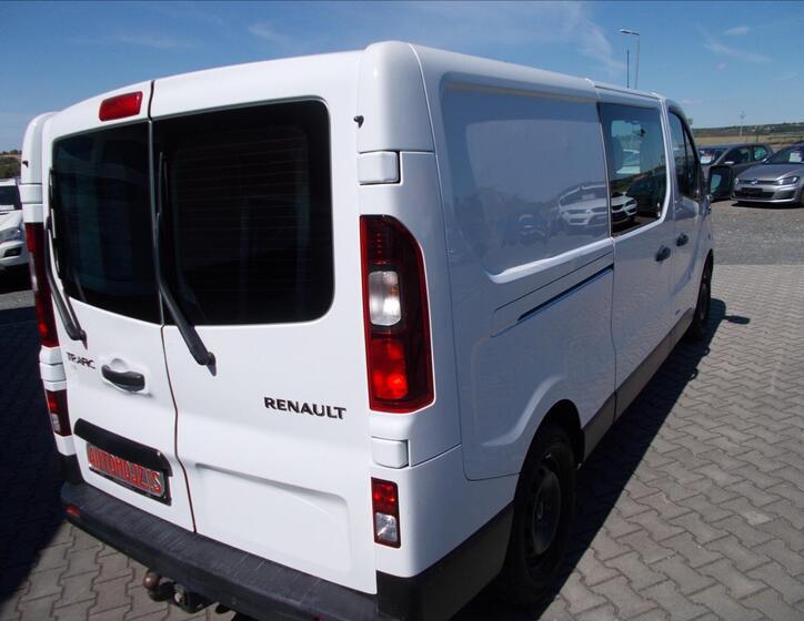 Renault Trafic 10