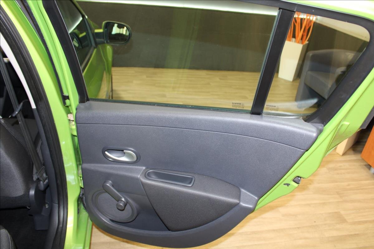 Renault Clio Hatchback 1,1 l 55 kw