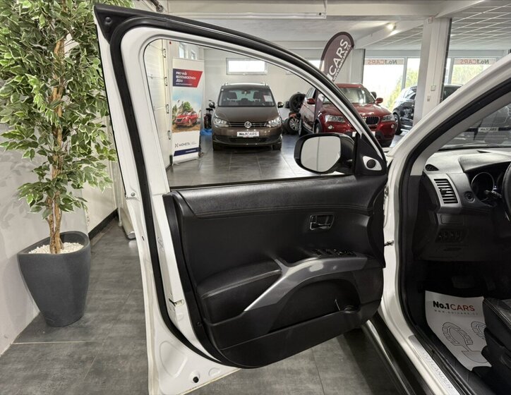 Mitsubishi Outlander SUV / Terénní 2,2 l 115 kw
