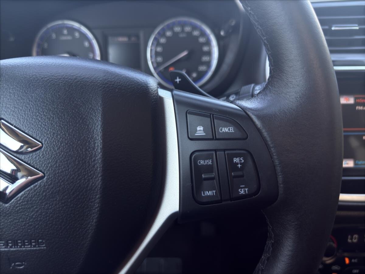 Suzuki SX4 S-Cross SUV / Terénní 1,4 l 103 kw