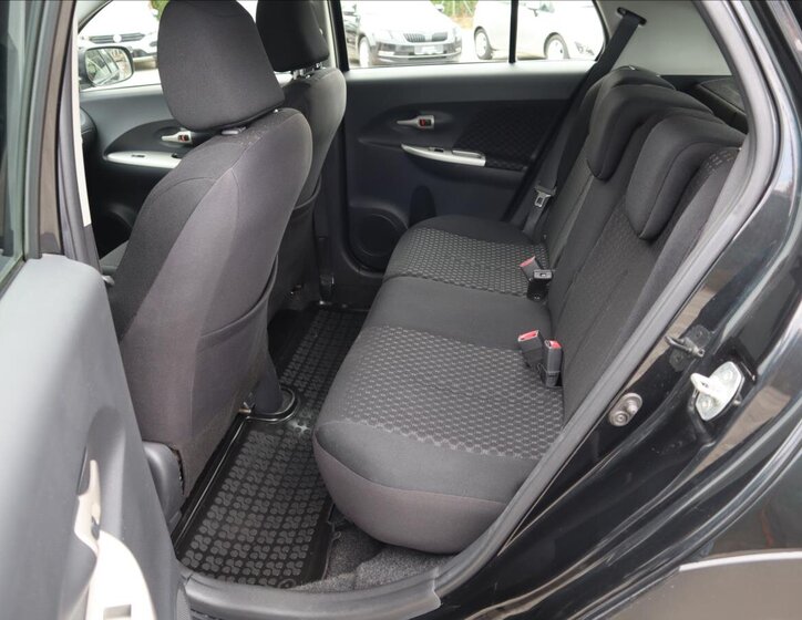 Toyota Urban Cruiser Hatchback 1,3 l 74 kw