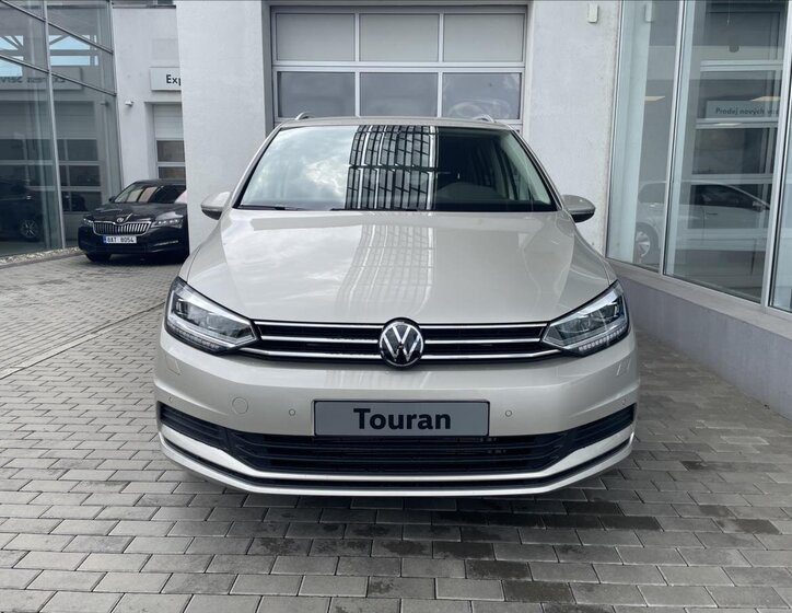 Volkswagen Touran 2