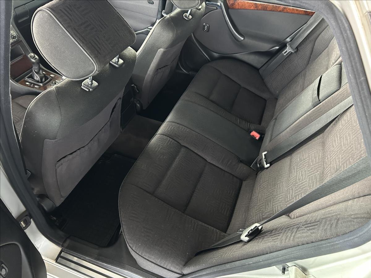 Mercedes-Benz Třídy C Kombi 2,0 l 141 kw