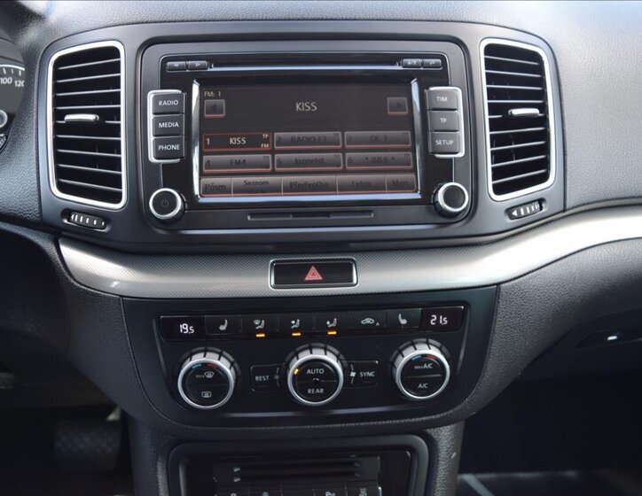 Volkswagen Sharan MPV 2,0 l 103 kw