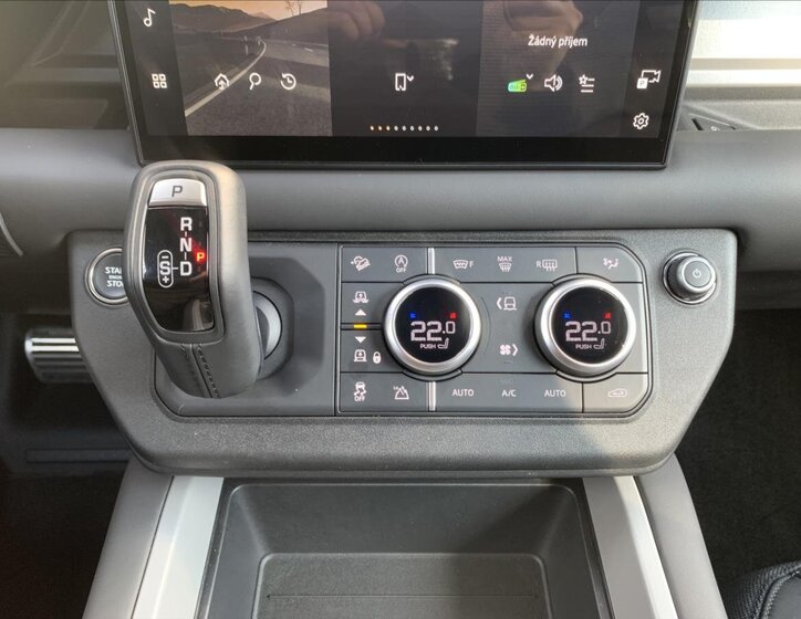 Land Rover Defender SUV 3,0 l 221 kw