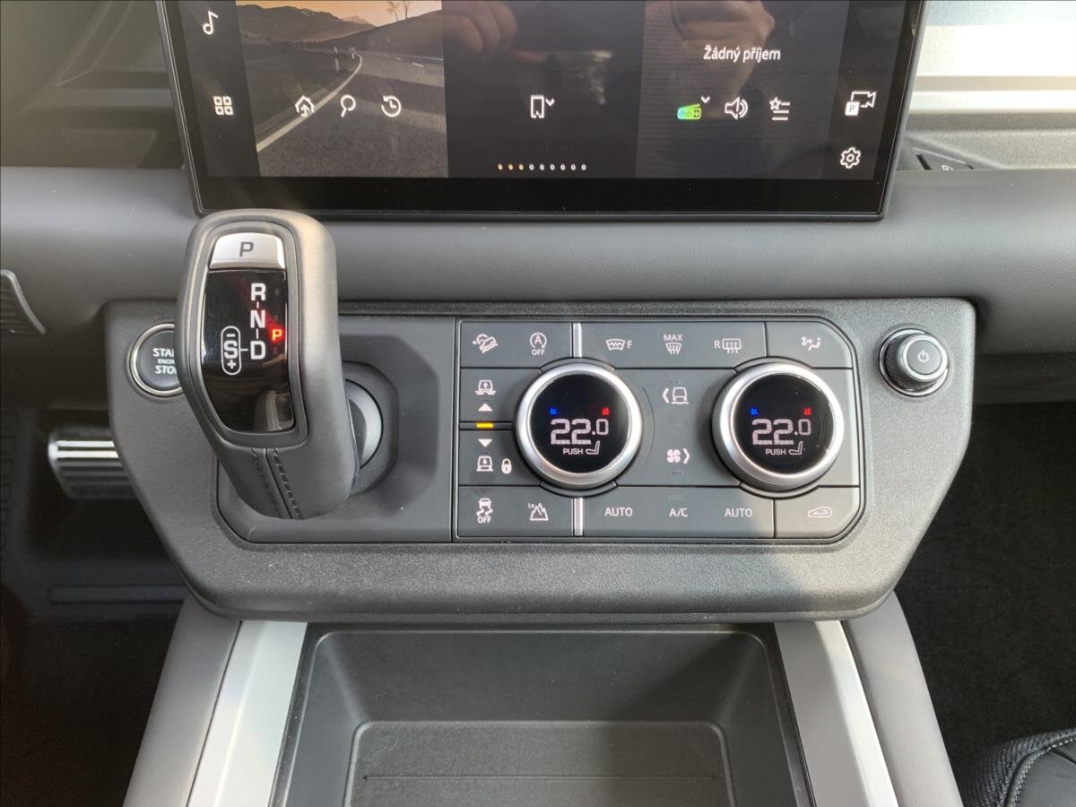 Land Rover Defender SUV 3,0 l 221 kw