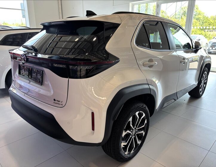 Toyota Yaris Cross SUV 1,5 l 96 kw