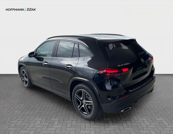 Mercedes-Benz GLA 7